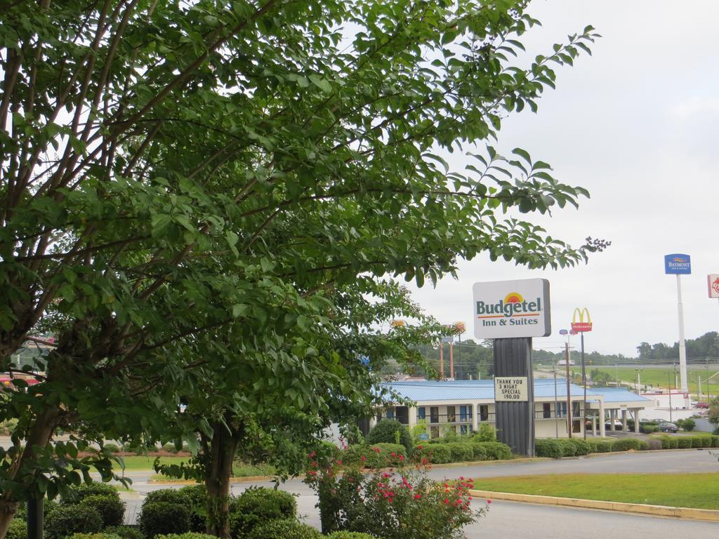 Budgetel Inn & Suites Macon Exterior photo